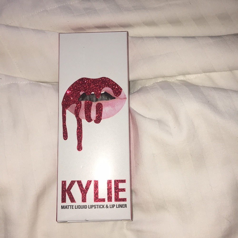 Kylie Lipkit in valentine